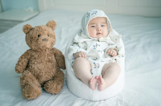 儋州宝宝吃不饱母乳的症状